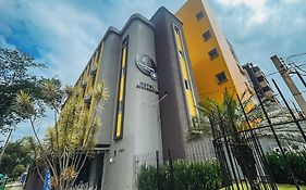 Esquina Batel - Hotel Econômico